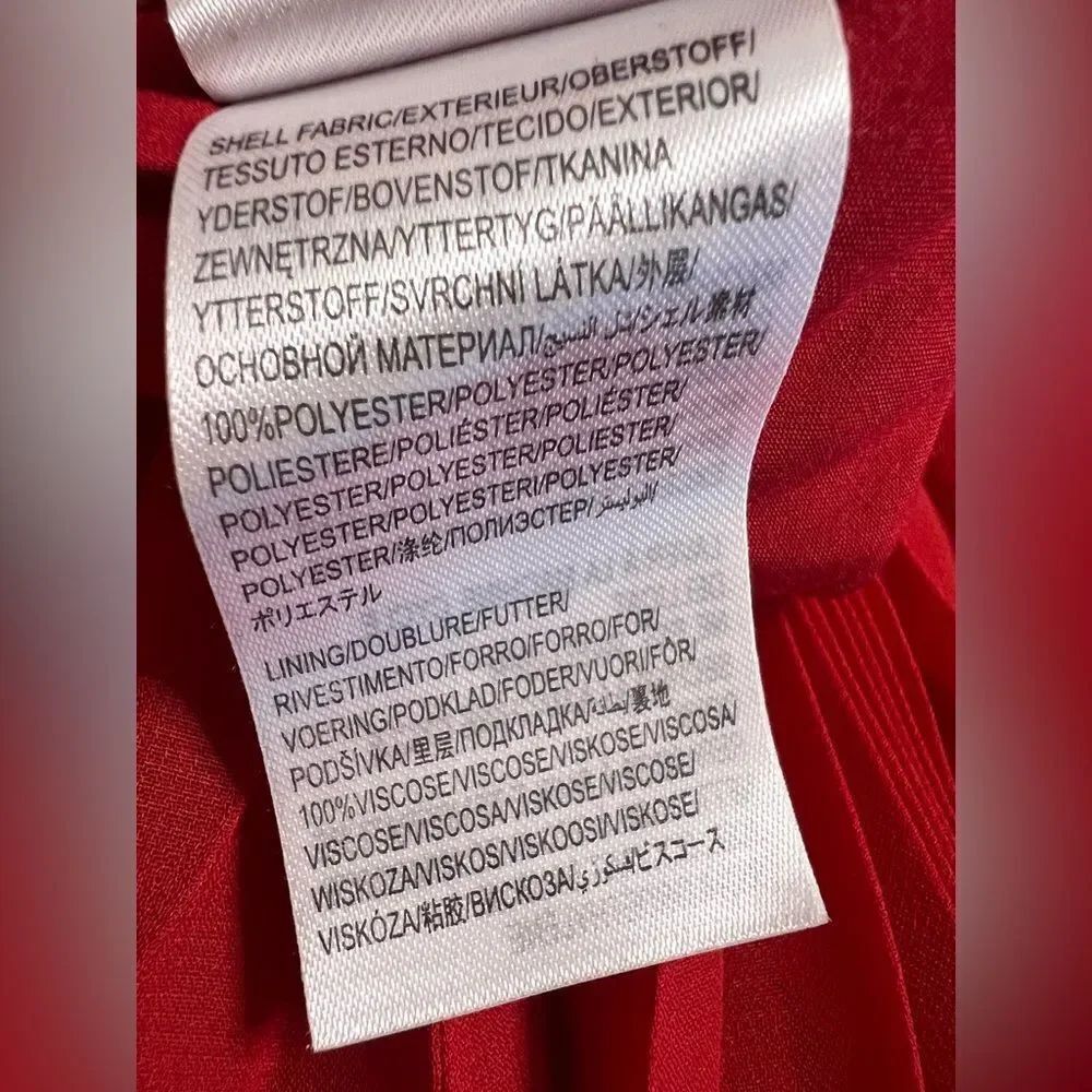 FARM Rio Women's Red Maxi Pleated Jumpsuit Neck Tie Buttons Flowy Sz Medium DM3 - Picture 15 of 16